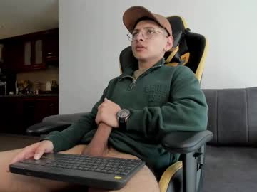 See A_lejandro_08 online Now @ fapping.uk