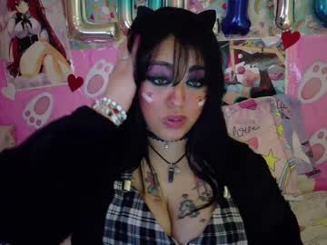 See Alizekittenmeow online Now @ fapping.uk