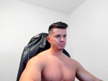 See Alphagodleatherking92 online Now @ fapping.uk