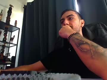 See Andrewbanner online Now @ fapping.uk