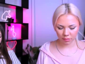 See Arianaa_cat online Now @ fapping.uk