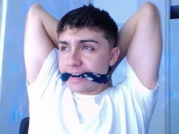See Aron__cooper online Now @ fapping.uk