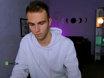 See Astren_villo online Now @ fapping.uk