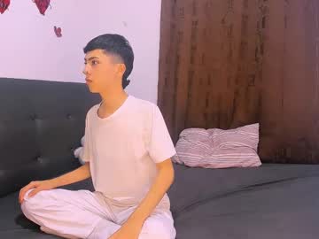 See Axel_sweet18 online Now @ fapping.uk