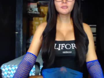 See Hugecumbarbie online Now @ fapping.uk
