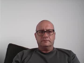 See Konsty17 online Now @ fapping.uk