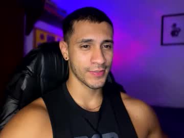 See Larry_jones online Now @ fapping.uk