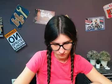 See Lauradre_ online Now @ fapping.uk