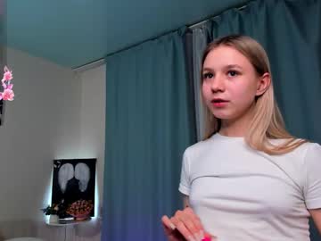 See Lily_cloudy online Now @ fapping.uk