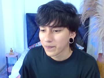 See Nikoo_18 online Now @ fapping.uk