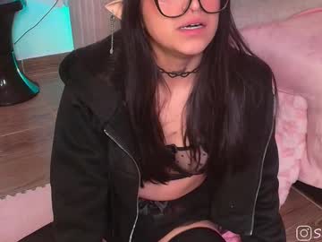 See Queen_gummy online Now @ fapping.uk