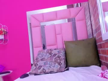 See Roxy_sexy69 online Now @ fapping.uk