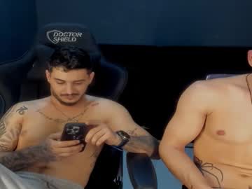 See Silkmaster69 online Now @ fapping.uk