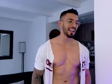See Tony_muscle1 online Now @ fapping.uk