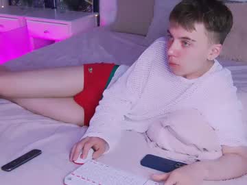 See William_ross online Now @ fapping.uk
